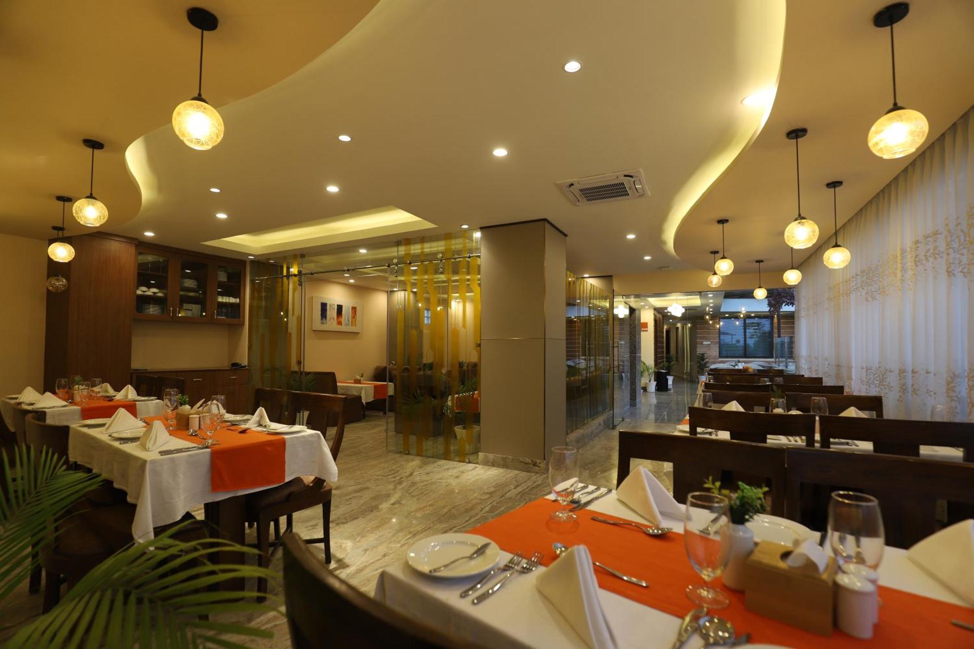 Apex Business Hotel - Airport Kathmandu Exterior foto