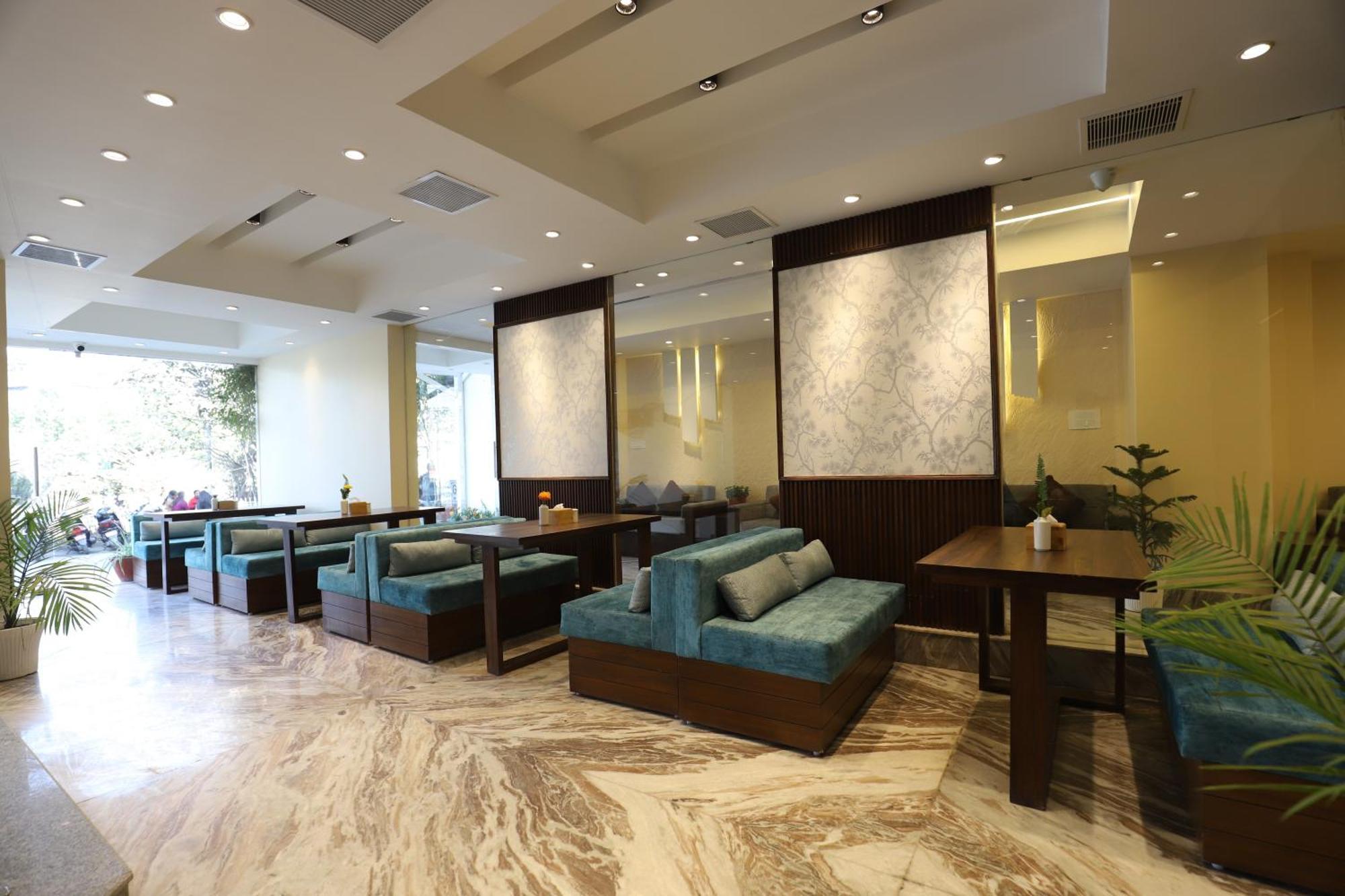Apex Business Hotel - Airport Kathmandu Exterior foto