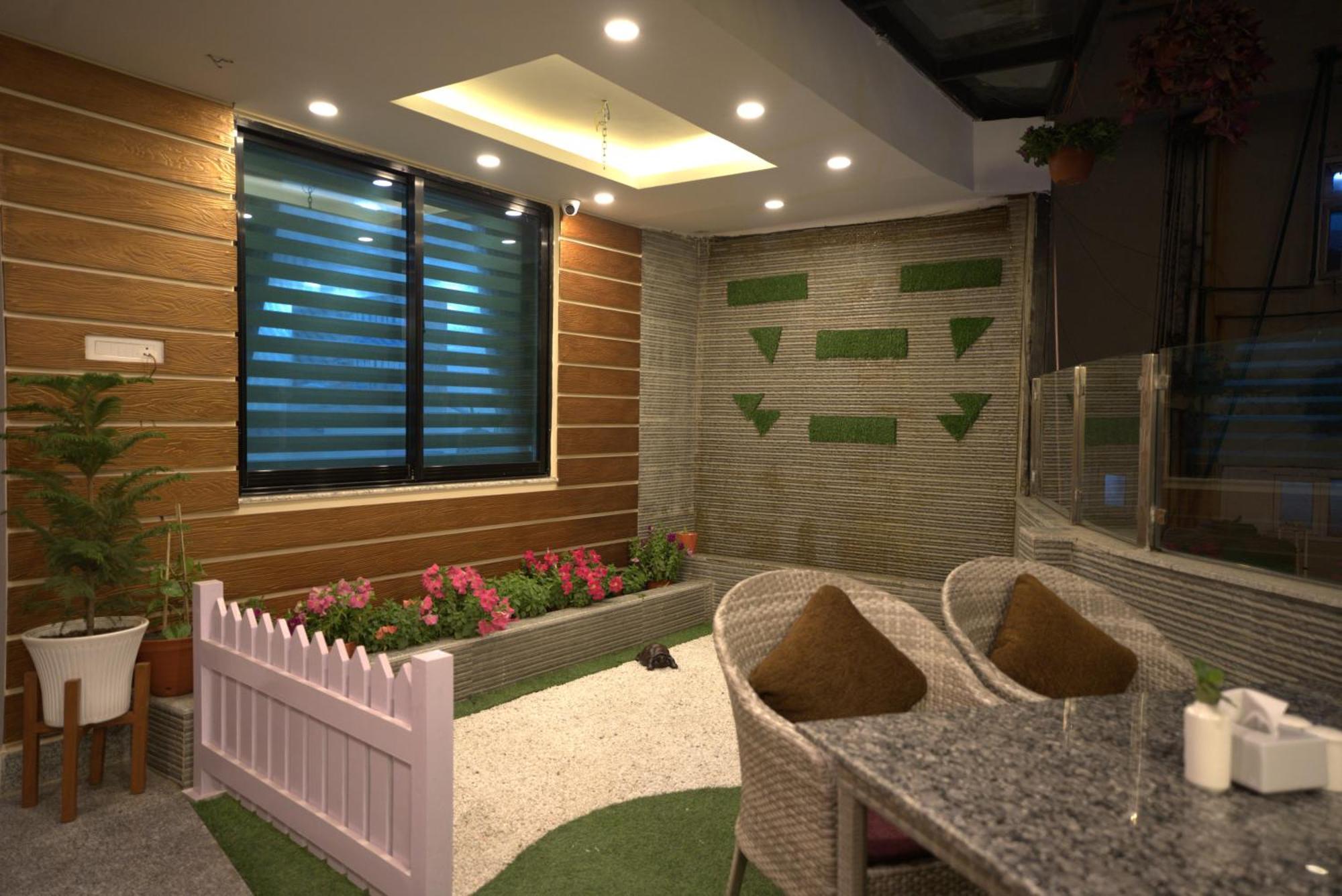 Apex Business Hotel - Airport Kathmandu Exterior foto